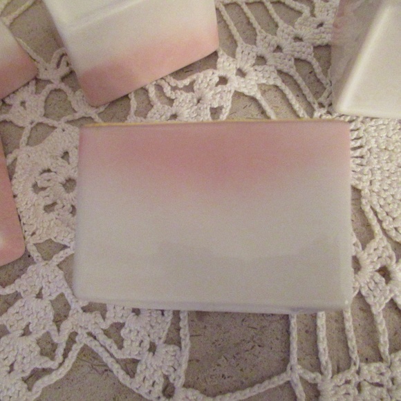 Japanese porcelain Pink & White square sauce cups - Picture 6 of 10